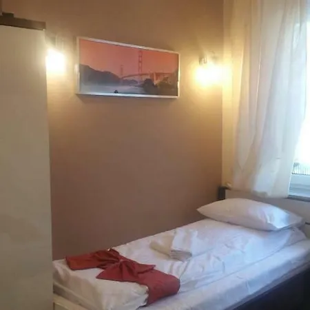 Apartament Sloneczny - Dwie Sosny 公寓 尤斯托尼莫斯基