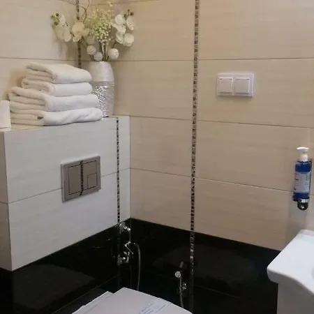 Apartament Sloneczny - Dwie Sosny 公寓 尤斯托尼莫斯基