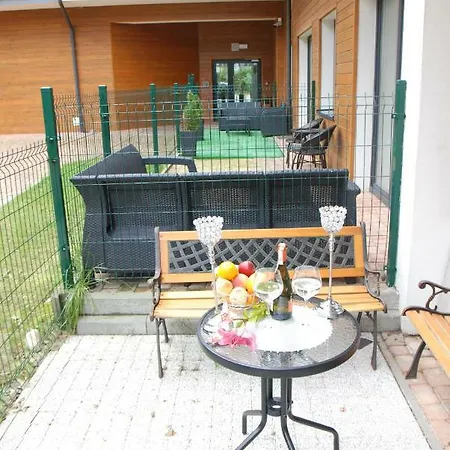 公寓 Apartament Sloneczny - Dwie Sosny 尤斯托尼莫斯基